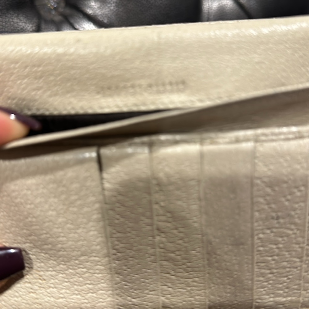 Gucci Wallet - Picture 7 of 8